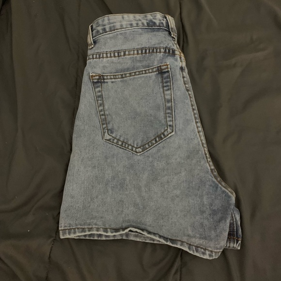 Light wash denim shorts from Shein - Picture 3 of 5